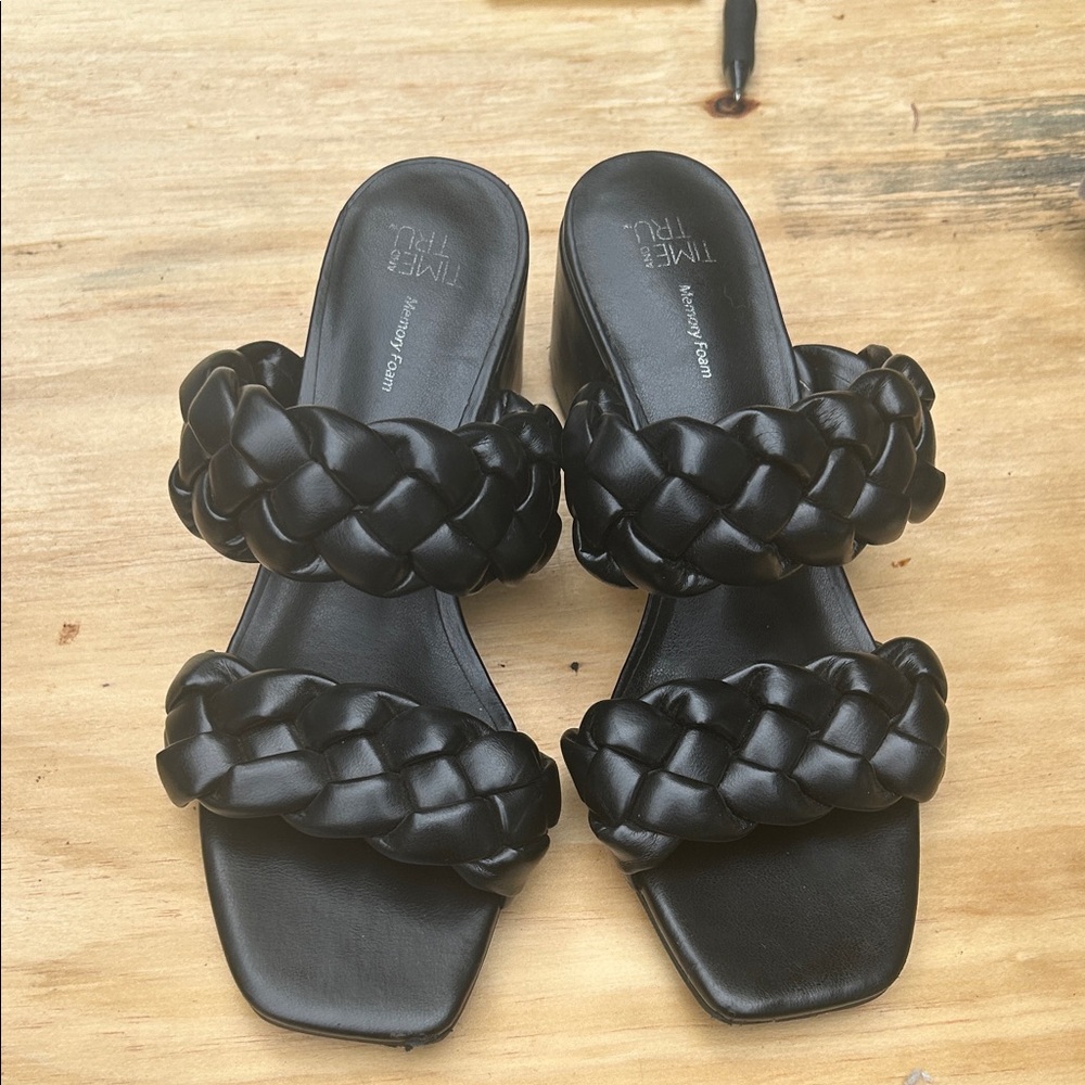 Time and Tru Elegant Black Braided Sandals